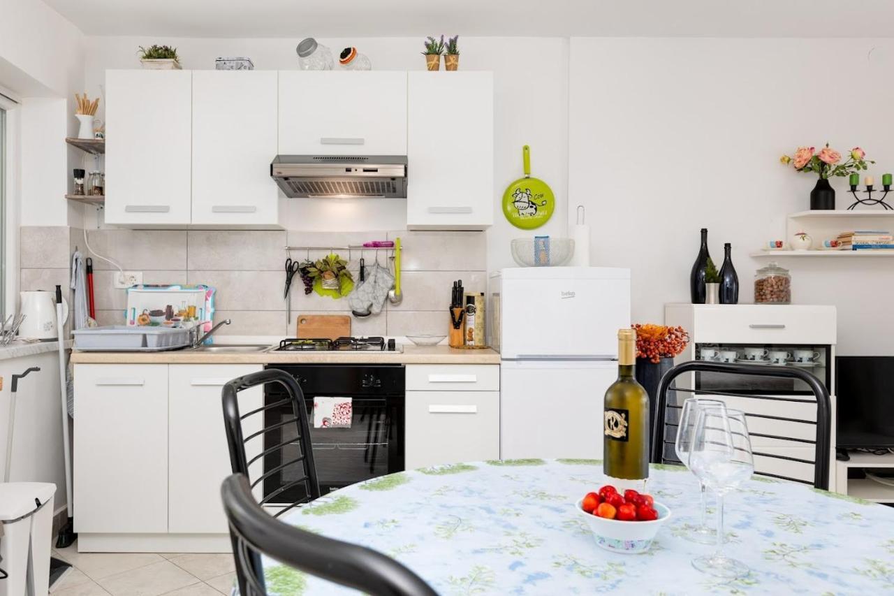 Apartment Oleander Malinska Bagian luar foto