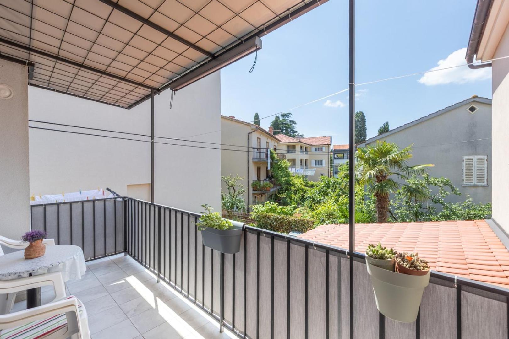 Apartment Oleander Malinska Bagian luar foto