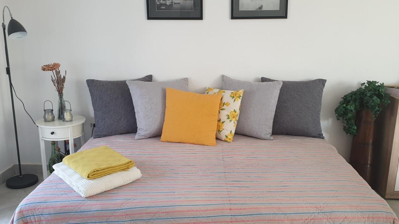 Apartment Oleander Malinska Bagian luar foto